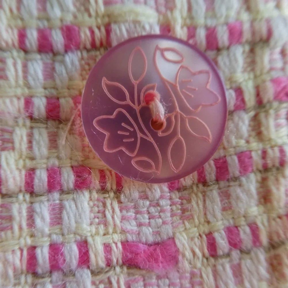 Vintage JG Hook 2pc Skirt Suit Set Pink 3D Tweed Floral Etched Buttons Lined - Picture 2 of 12